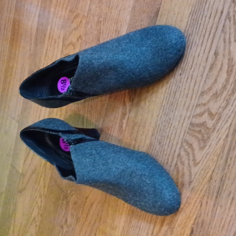 Liz Claiborne Women Grey Felt Shoes 8.5M